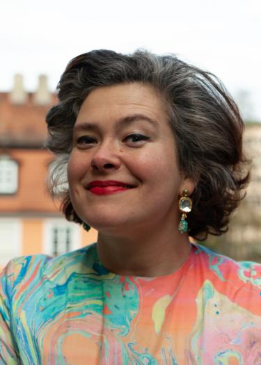 Porträtfoto der Dichterin und Performerin Nora Gomringer