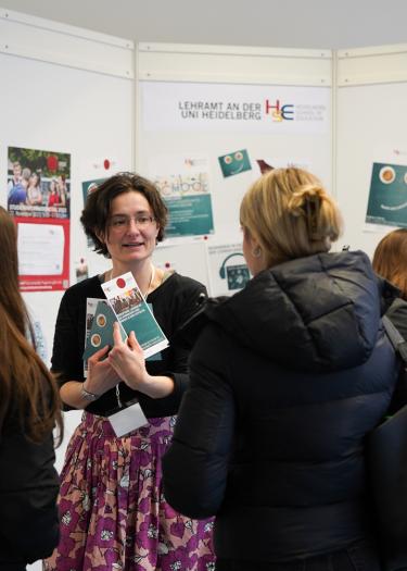Die HSE stellt sich am Studieninfotag mit einem eigenen Stand vor