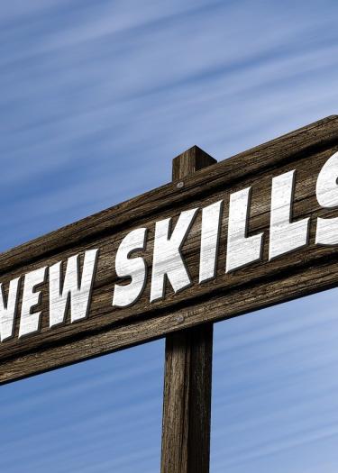 Richtungsweiser, der den Weg zu neuen Fähigkeiten anzeigt