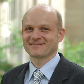 Porträt Prof. Dr. Günter Leypoldt