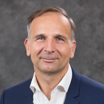 Portrait of Mentor Roland Fuerst