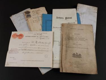 Verschiedene Patentdokumente mit Bezug zu Frederick Henry Smith